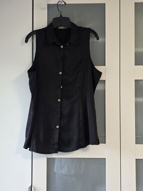 Sleeveless Button-Front Black Collar Top - Women's